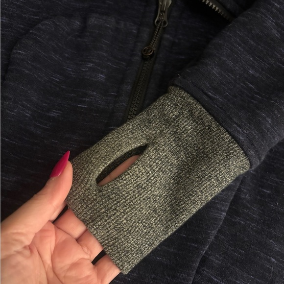 Lululemon Athletic Blue/Charcoal Thumb Hole Jacket - Picture 4 of 9